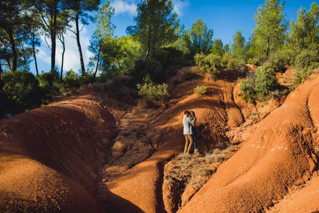 Séance couple aux terres rouges à la sainte victoire – Le Tholonet, Sainte-Victoire, photo 1