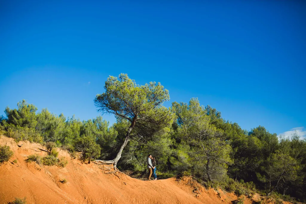 Séance couple aux terres rouges à la sainte victoire – Le Tholonet, Sainte-Victoire, photo 5