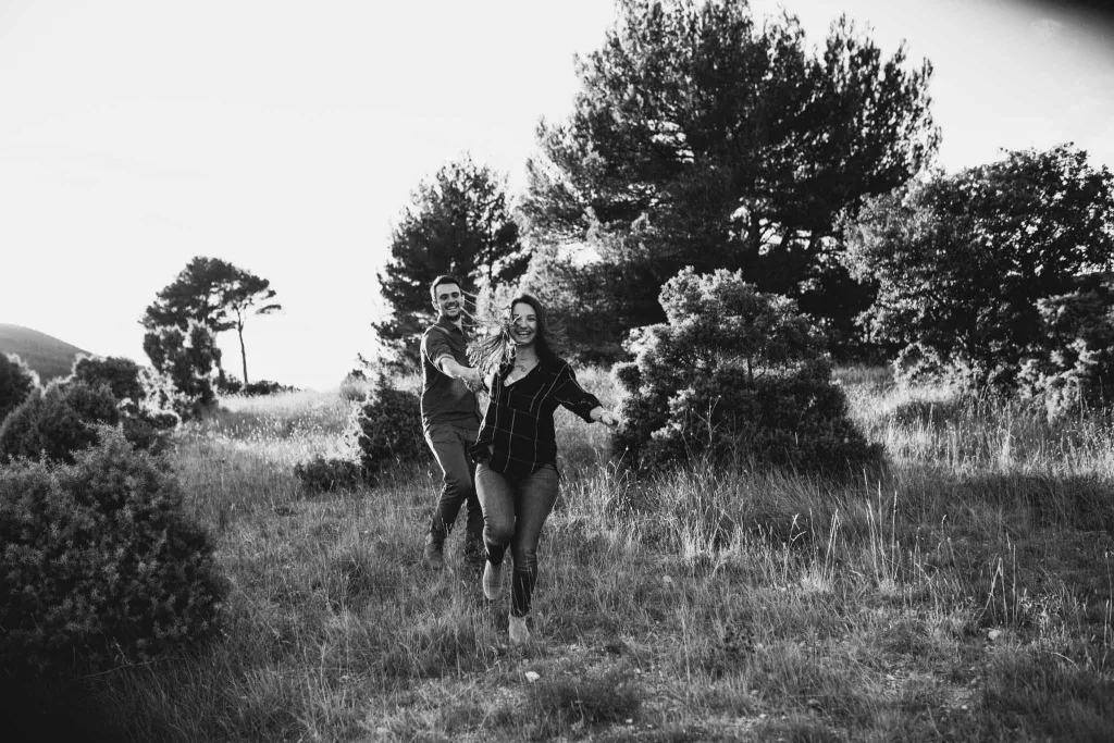Séance couple aux terres rouges à la sainte victoire – Le Tholonet, Sainte-Victoire, photo 24
