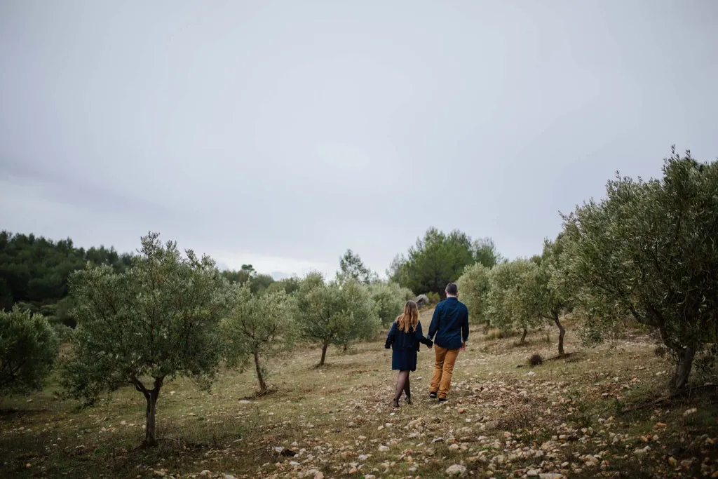 séance couple sous la pluie – Sainte-Victoire, Aix-en-Provence, photo 13