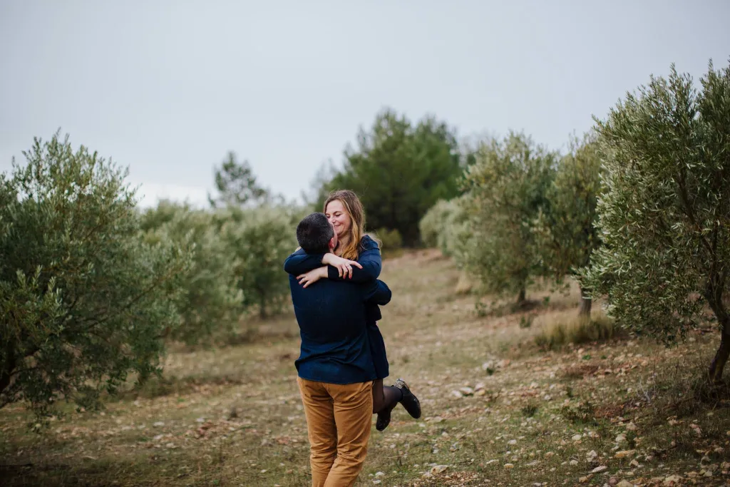 séance couple sous la pluie – Sainte-Victoire, Aix-en-Provence, photo 14