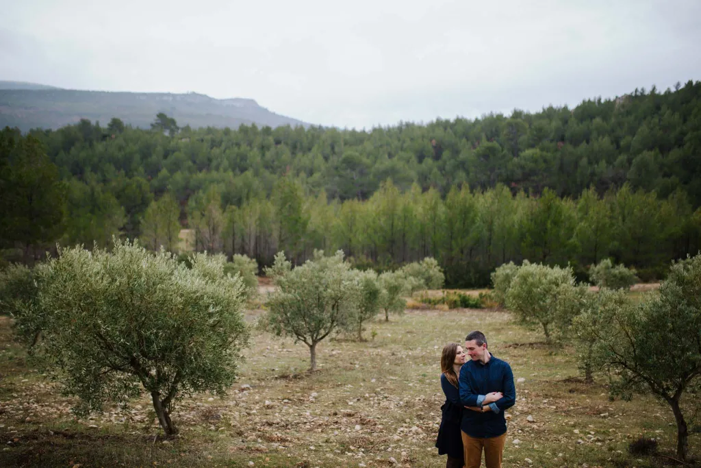 séance couple sous la pluie – Sainte-Victoire, Aix-en-Provence, photo 15