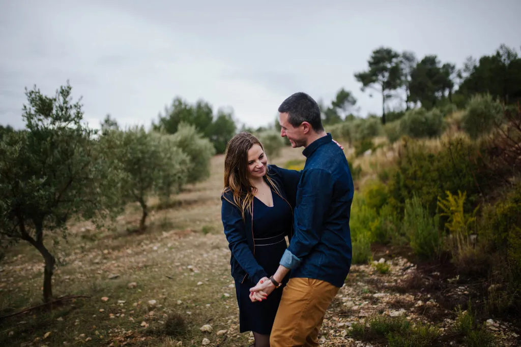 séance couple sous la pluie – Sainte-Victoire, Aix-en-Provence, photo 18