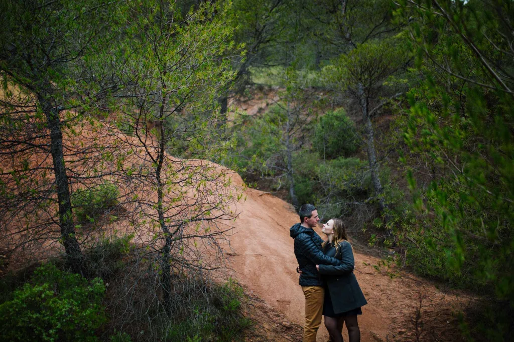 séance couple sous la pluie – Sainte-Victoire, Aix-en-Provence, photo 5