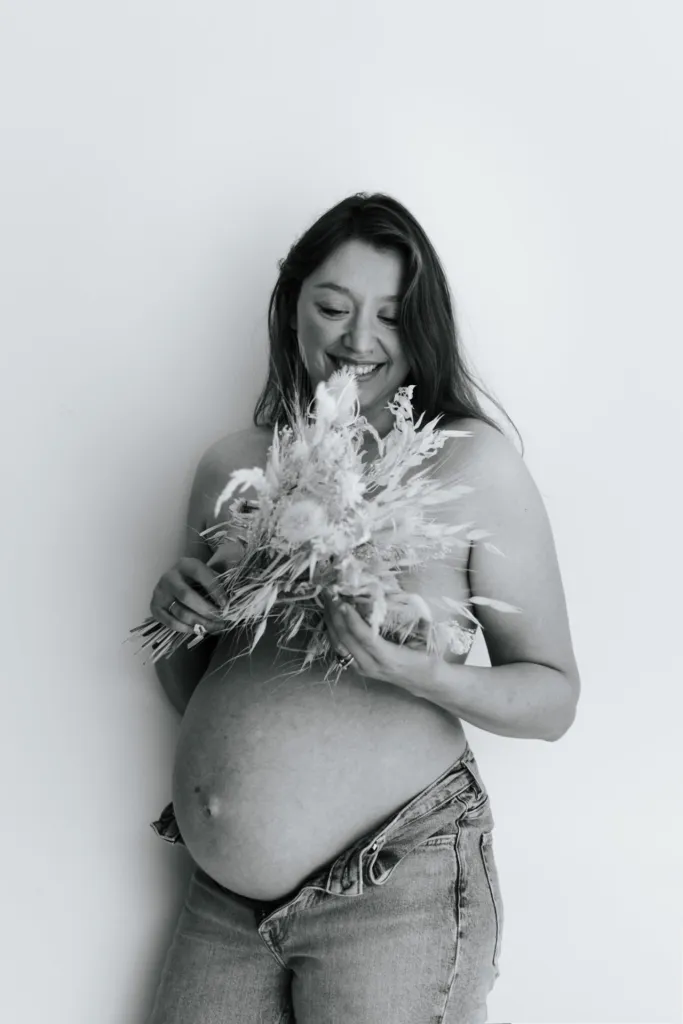 La photographie pour aider la femme enceinte à s'accepter pleinement et se voir autrement., photo 8