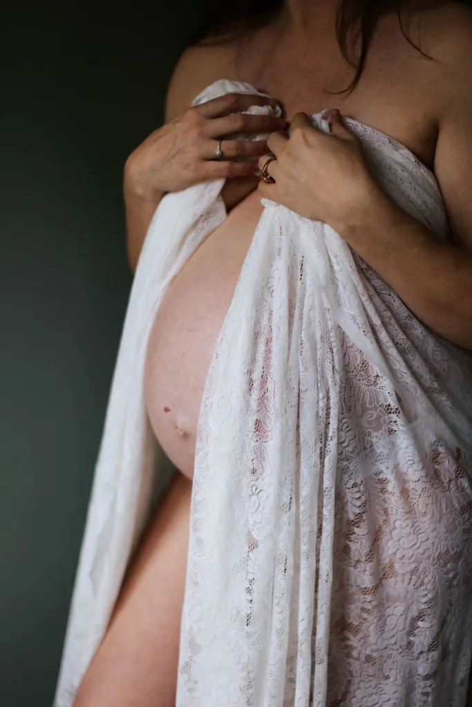 La photographie pour aider la femme enceinte à s'accepter pleinement et se voir autrement., photo 4
