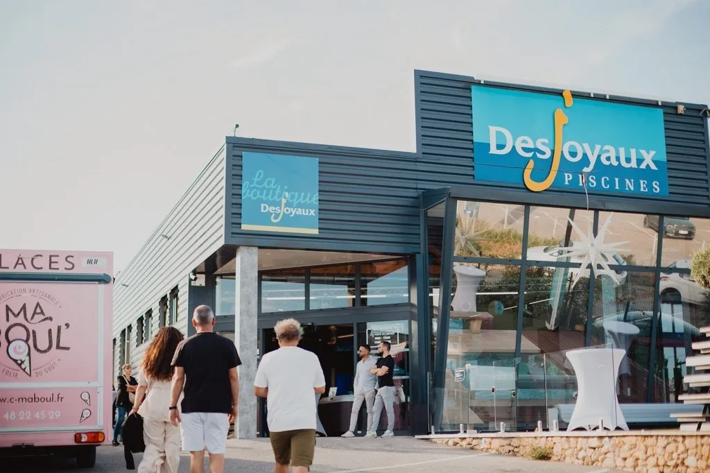 Façade d’un magasin le jour de son inauguration